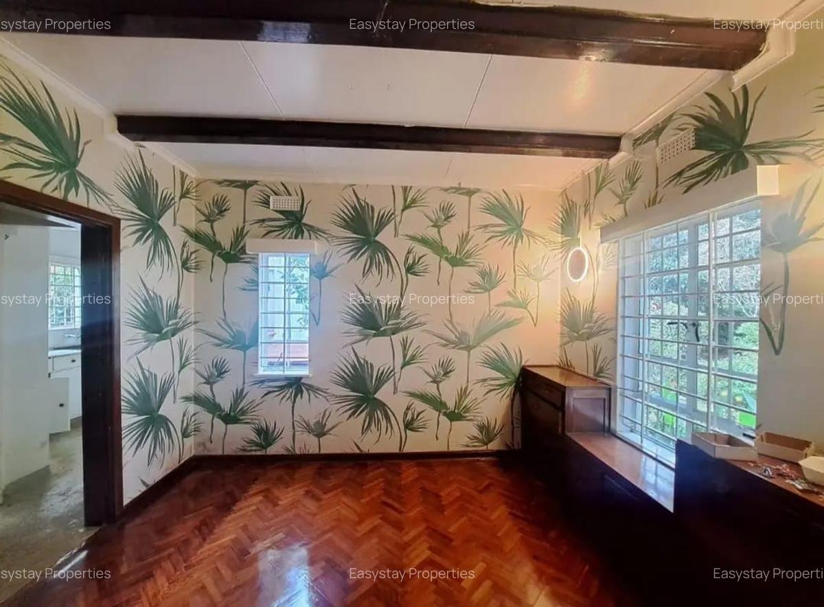 3 Bed House with En Suite in Rosslyn - 7