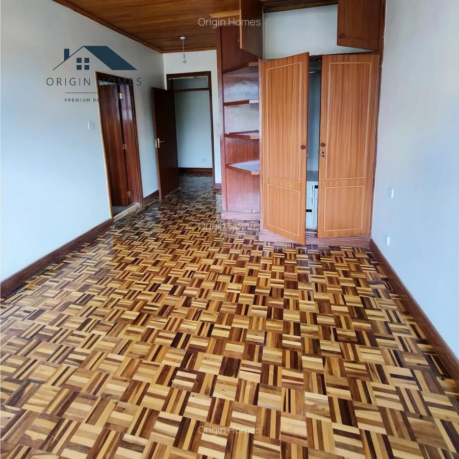 4 Bed Townhouse with En Suite at Lavington - 14