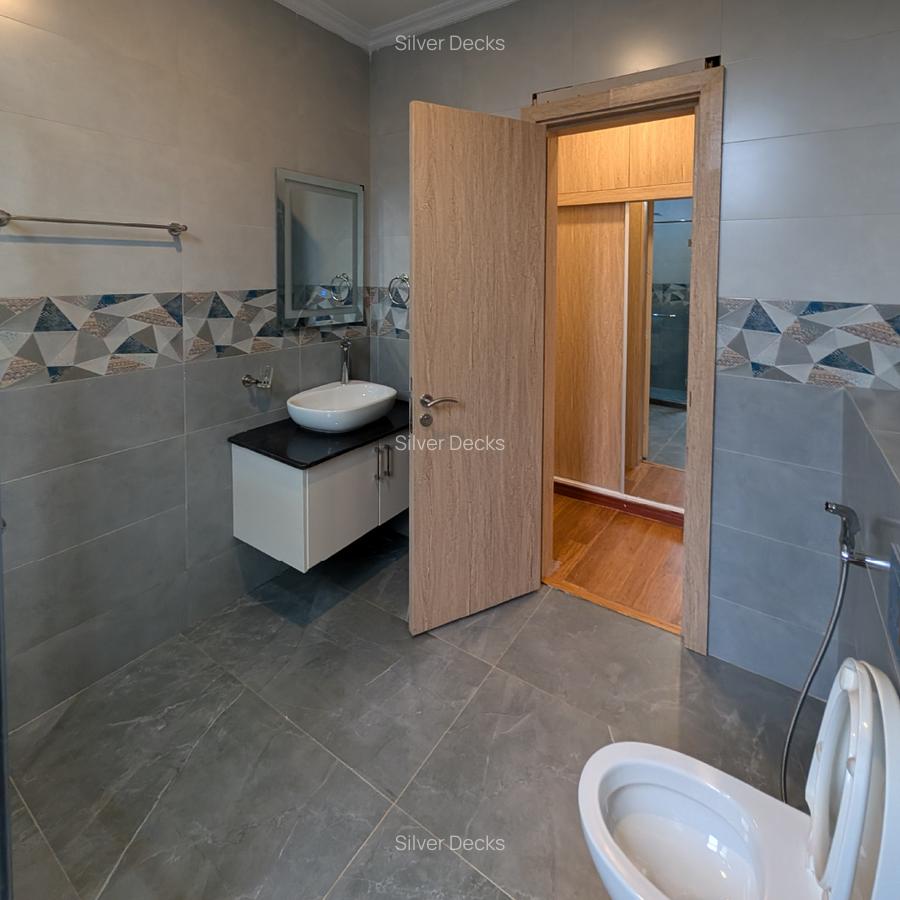 8 Bed Apartment with En Suite in Spring Valley - 11