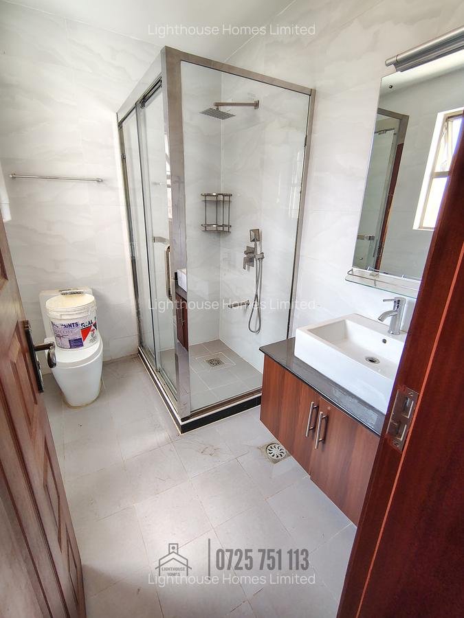 5 Bed Townhouse with En Suite at Lavington - 9