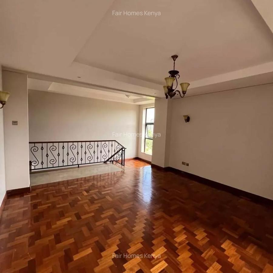 4 Bed Apartment with En Suite at Riverside Drive - 6