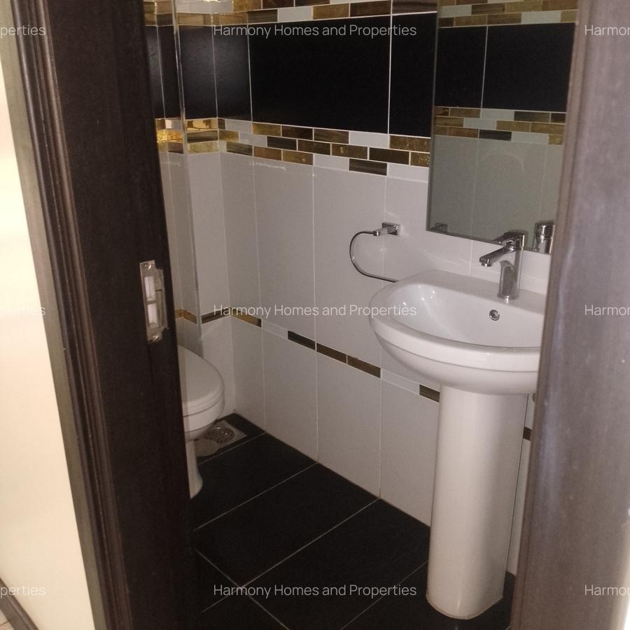 Serviced 2 Bed Apartment with En Suite at Riverside - 3