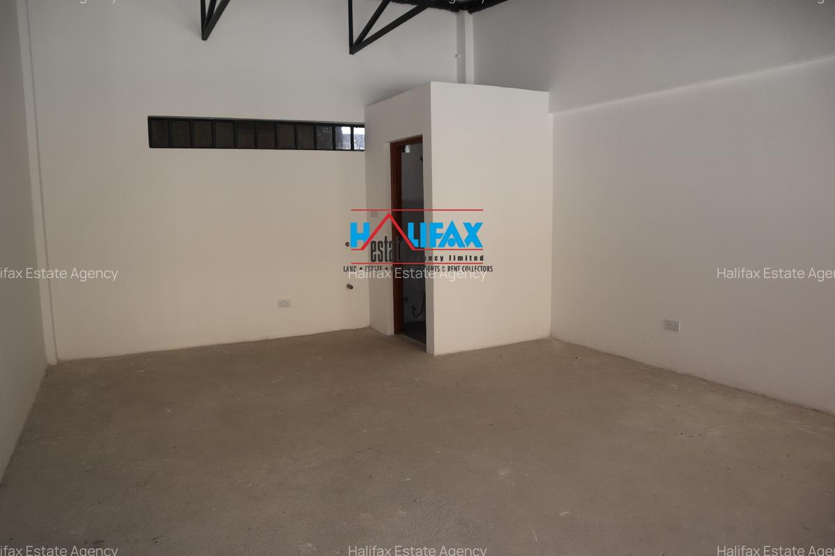 Shop with Backup Generator in Parklands - 5