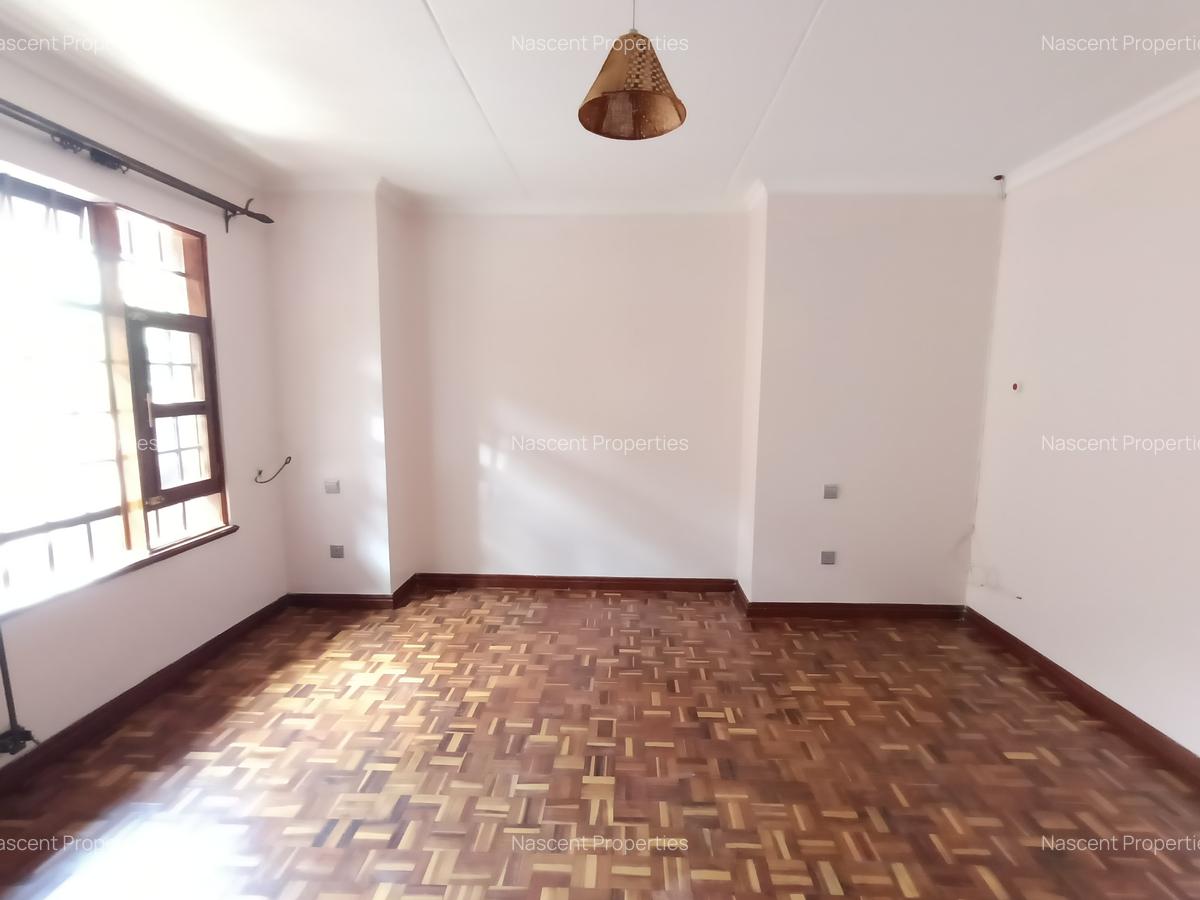 4 Bed Townhouse with En Suite in Spring Valley - 12