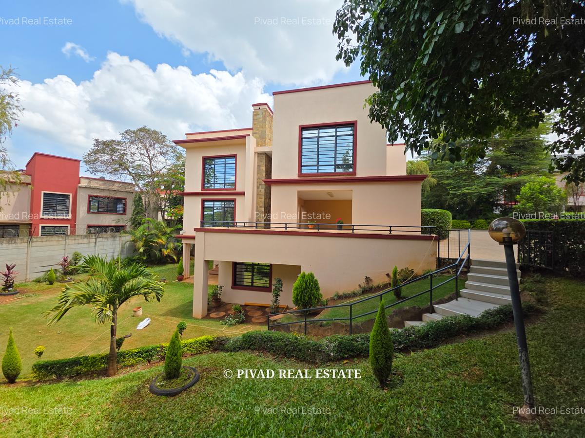 4 Bed Townhouse with En Suite in Runda - 1