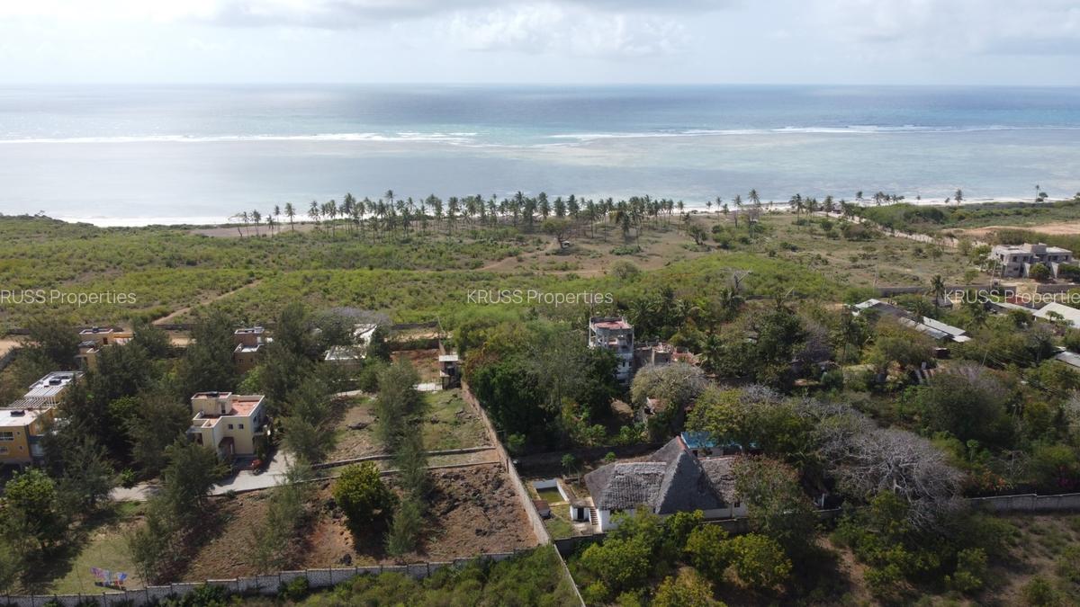 4 Bed House with En Suite at Hs82 - 3