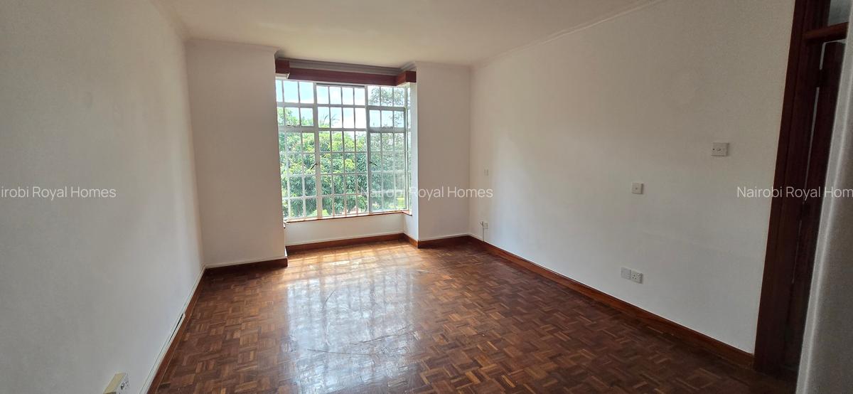 4 Bed Townhouse with En Suite at Rosslyn Heights - 10