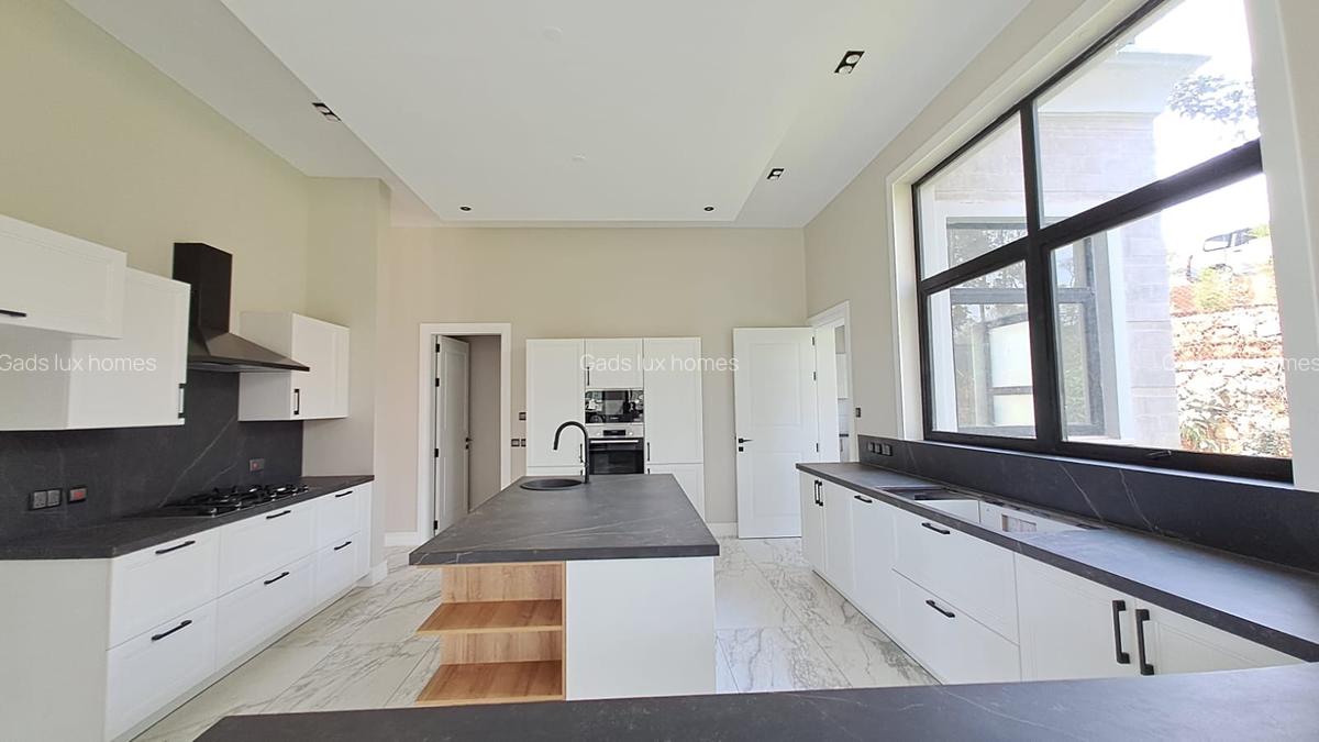 5 Bed Villa with En Suite at Loresho - 12