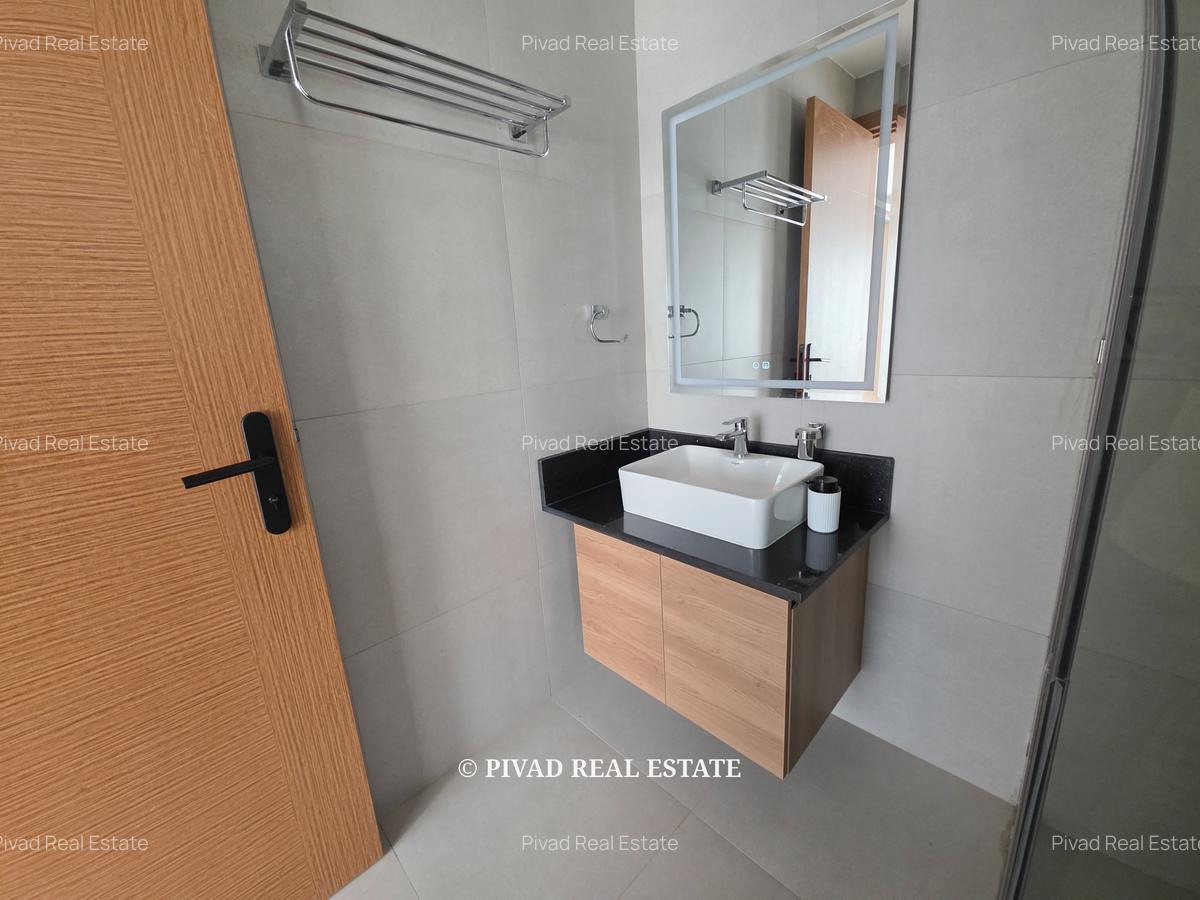 4 Bed Townhouse with Swimming Pool in Membley - 13