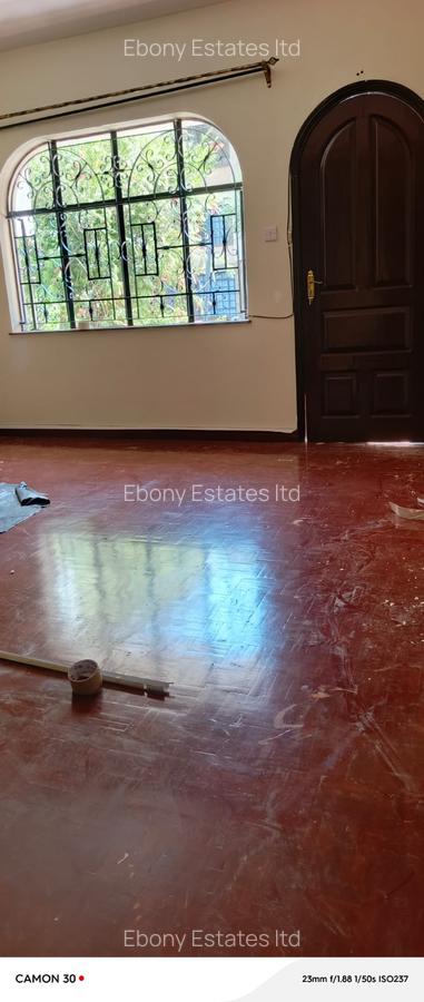 5 Bed Townhouse with En Suite in Riverside - 9