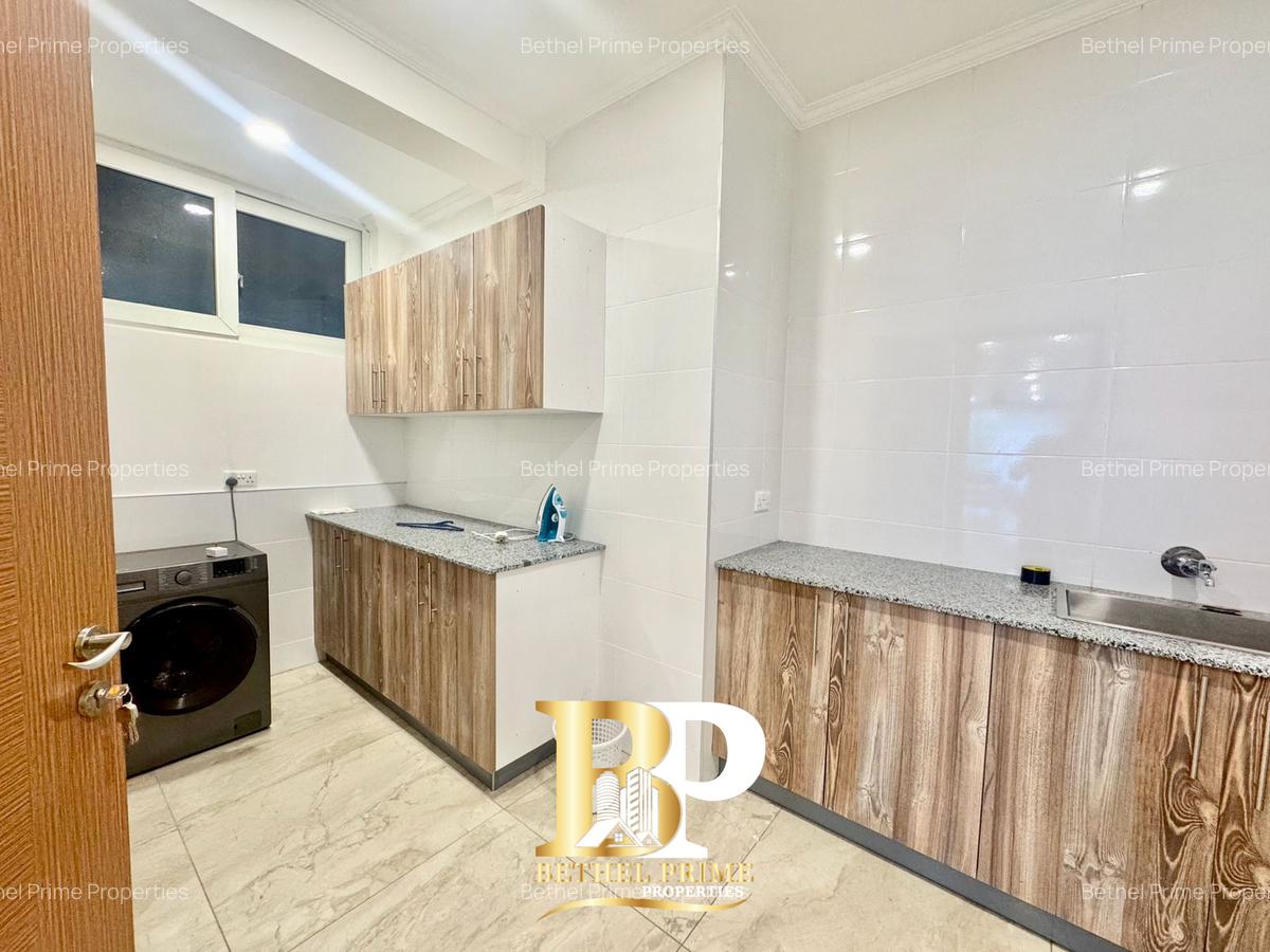 Serviced 2 Bed Apartment with En Suite in Parklands - 11