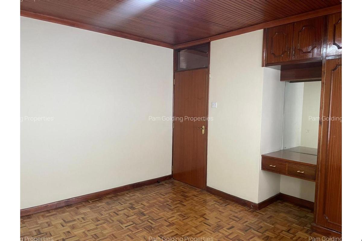 4 Bed Townhouse with En Suite in Spring Valley - 11