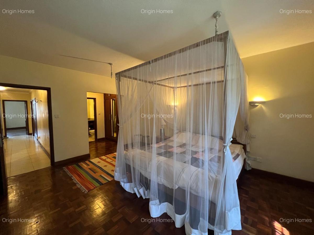 3 Bed Apartment with En Suite at Riverside Drive - 10