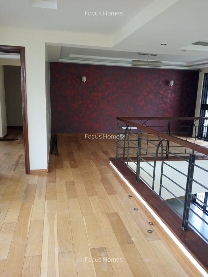 4 Bed Townhouse with En Suite in Lavington - 4