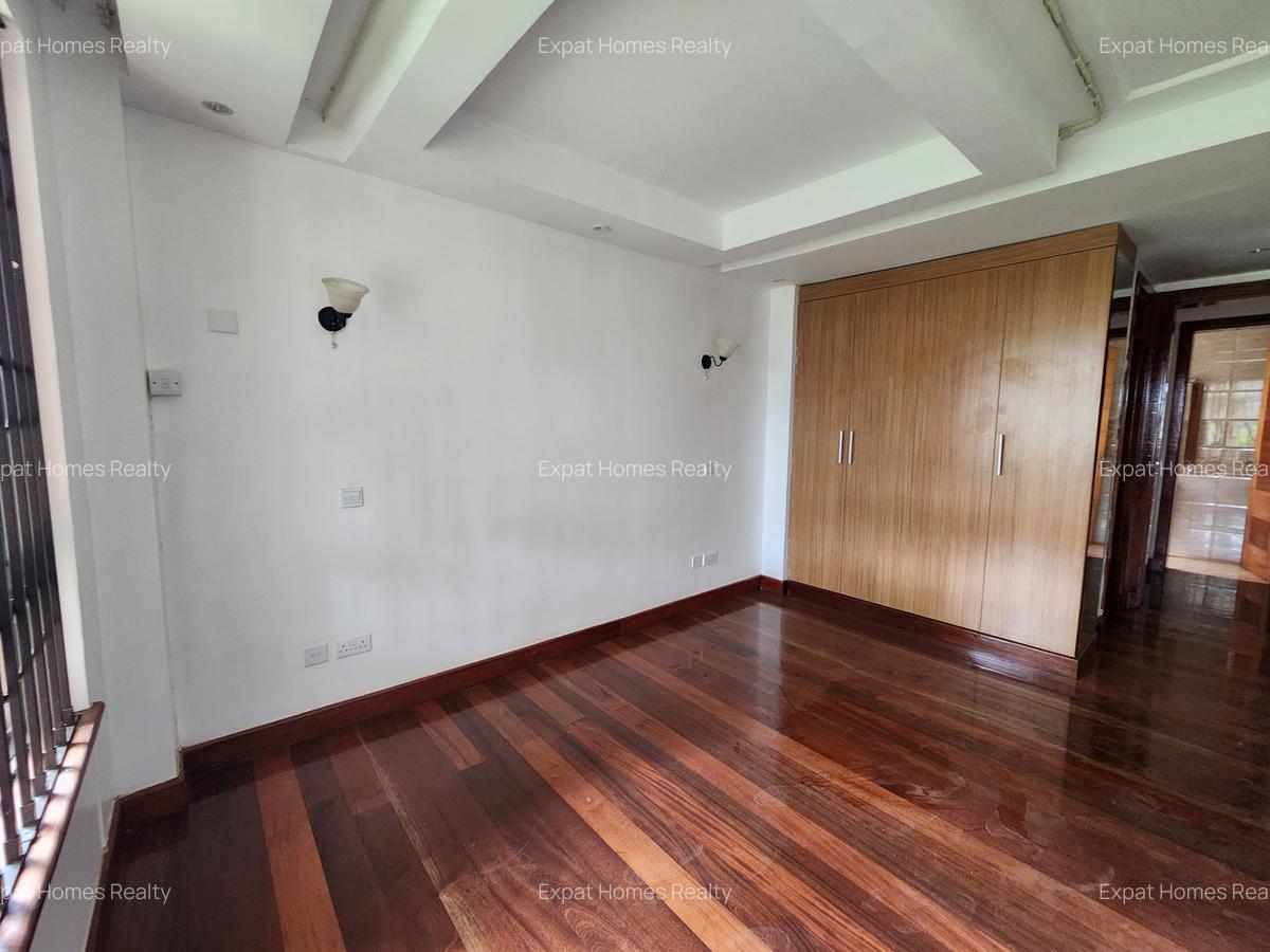 5 Bed Villa with En Suite in Lavington - 17