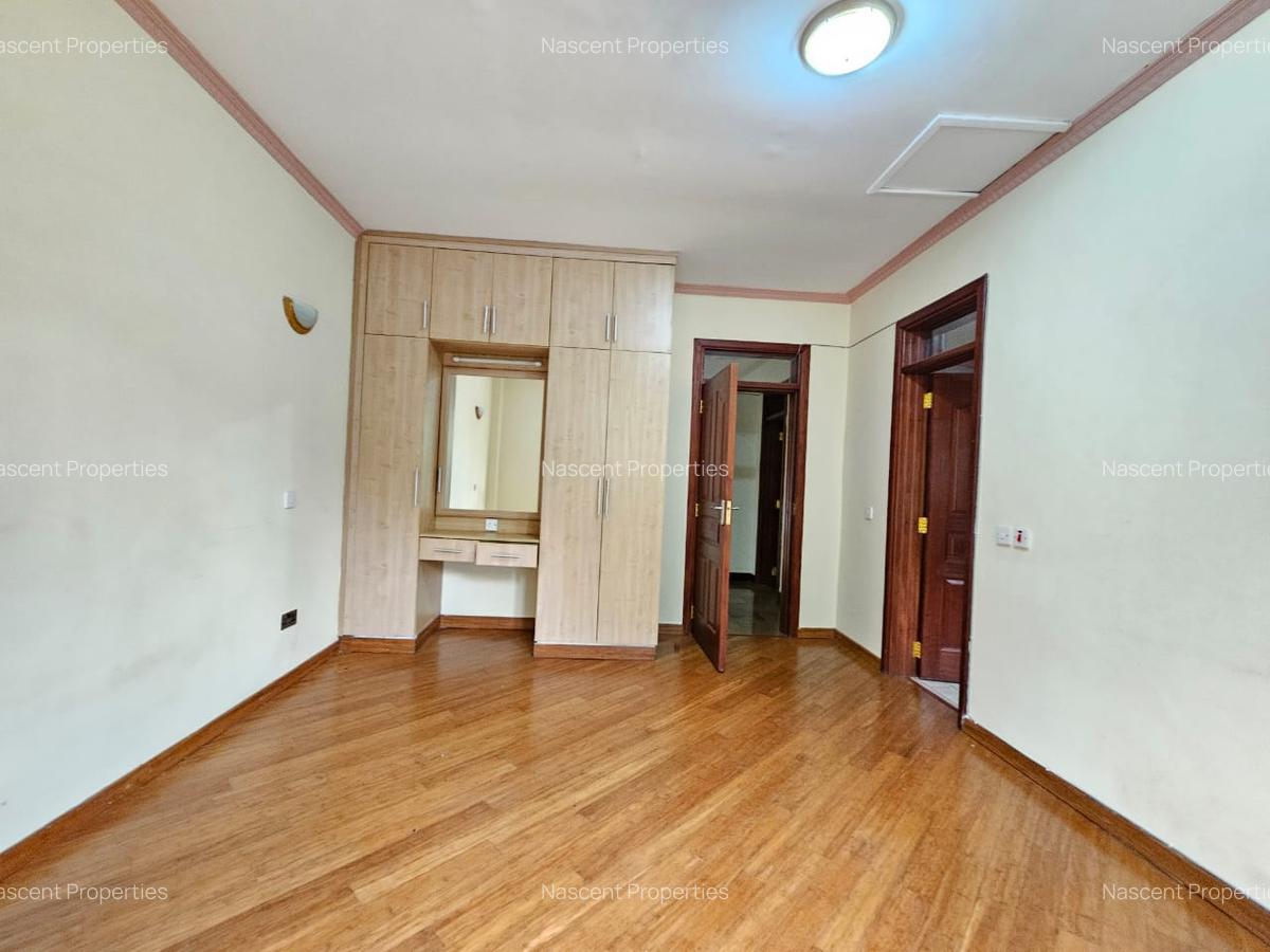 5 Bed Townhouse with En Suite in Westlands Area - 16