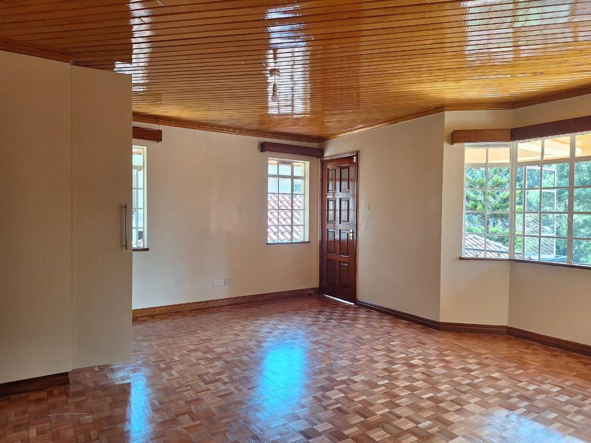 4 Bed House with En Suite in Runda - 12