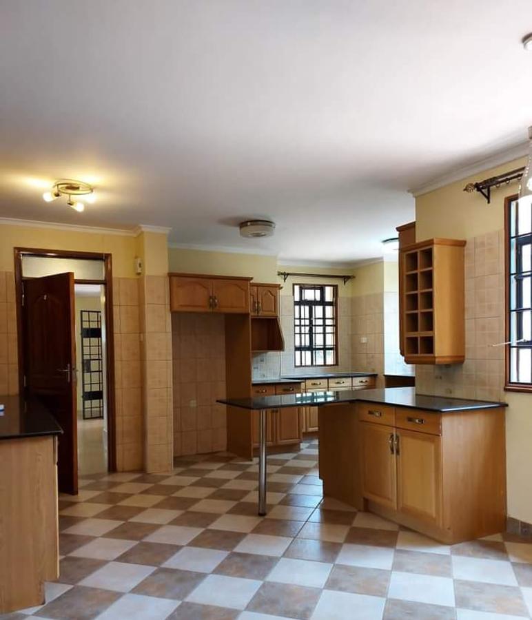 5 Bed Townhouse with En Suite in Runda - 10