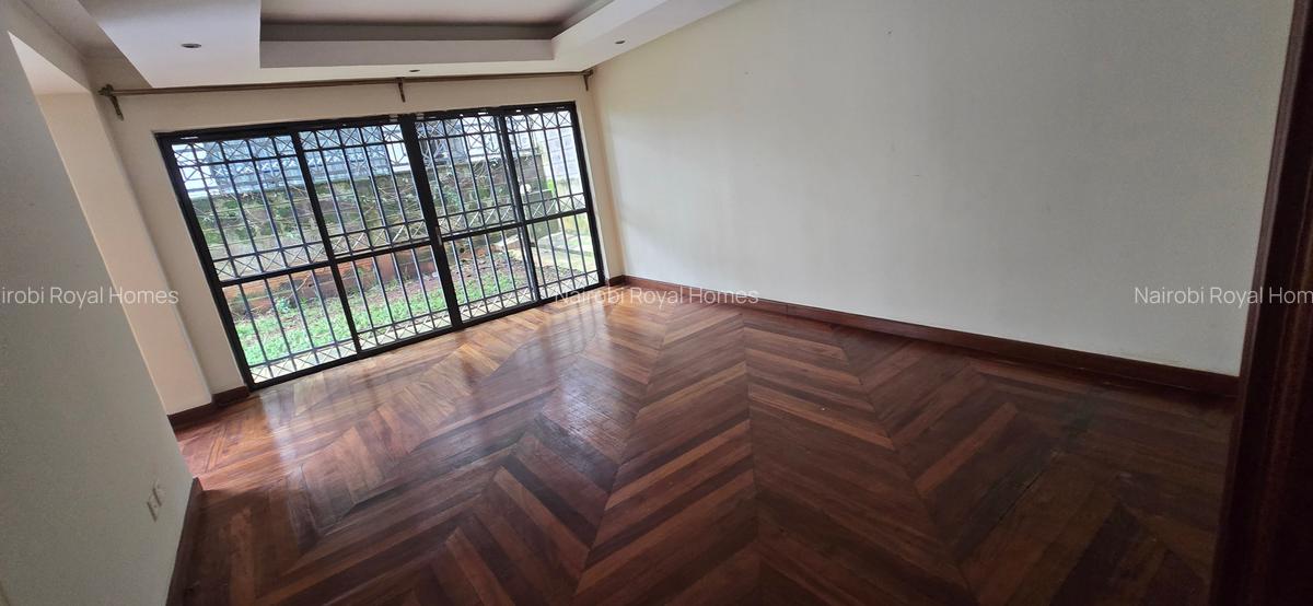 5 Bed Townhouse with En Suite at Lavington Convent Drive - 13