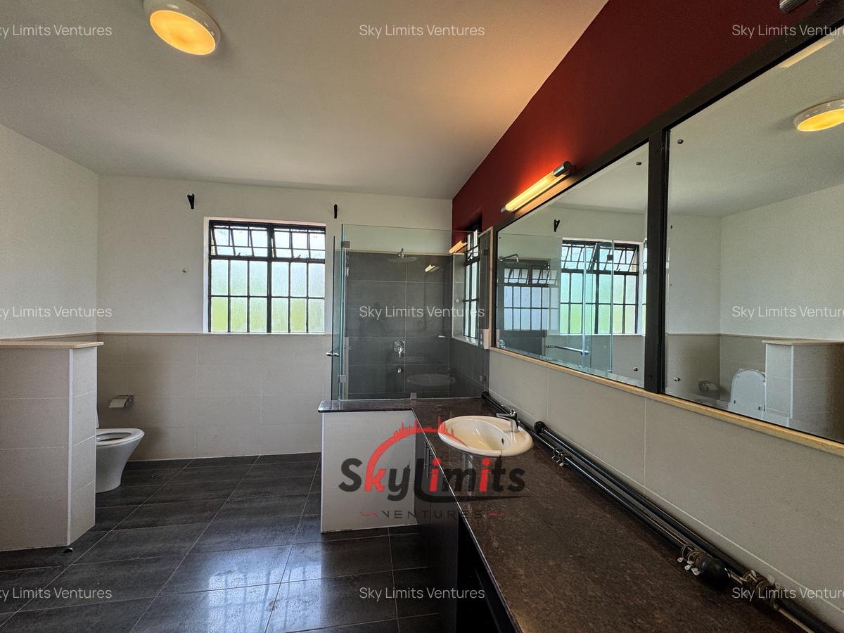 4 Bed House with En Suite in Runda - 10