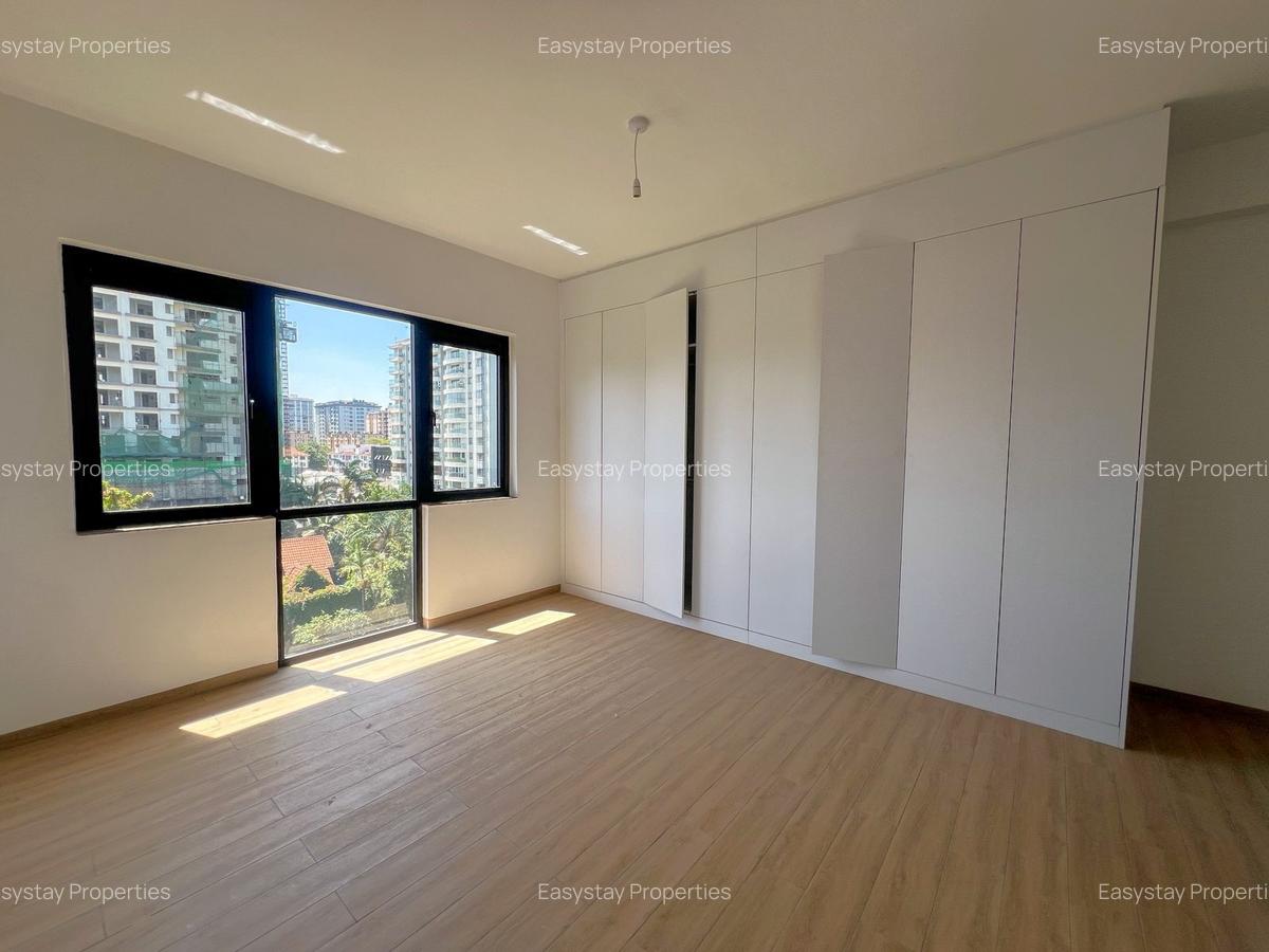 3 Bed Apartment with En Suite in Lavington - 2