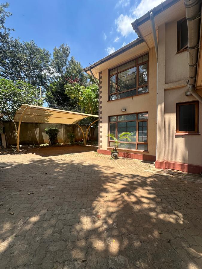 5 Bed Townhouse with En Suite in Runda - 14