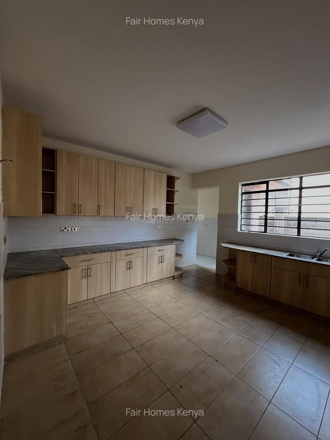 5 Bed Townhouse with En Suite at Convent Drive - 5