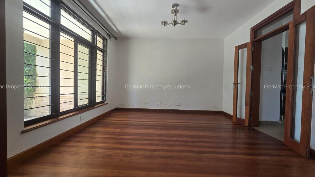 5 Bed Townhouse with En Suite in Lavington - 7