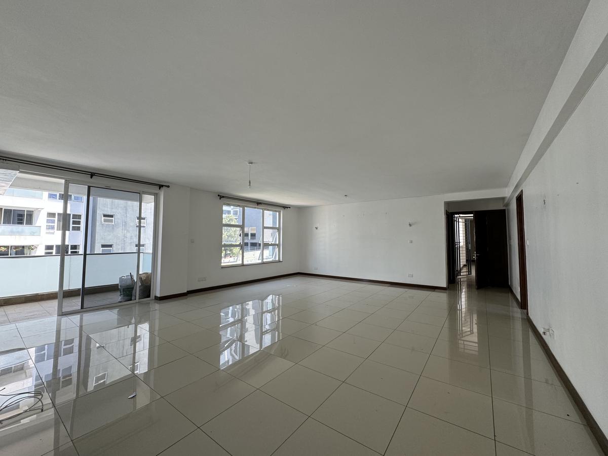 4 Bed Apartment with En Suite in General Mathenge - 2