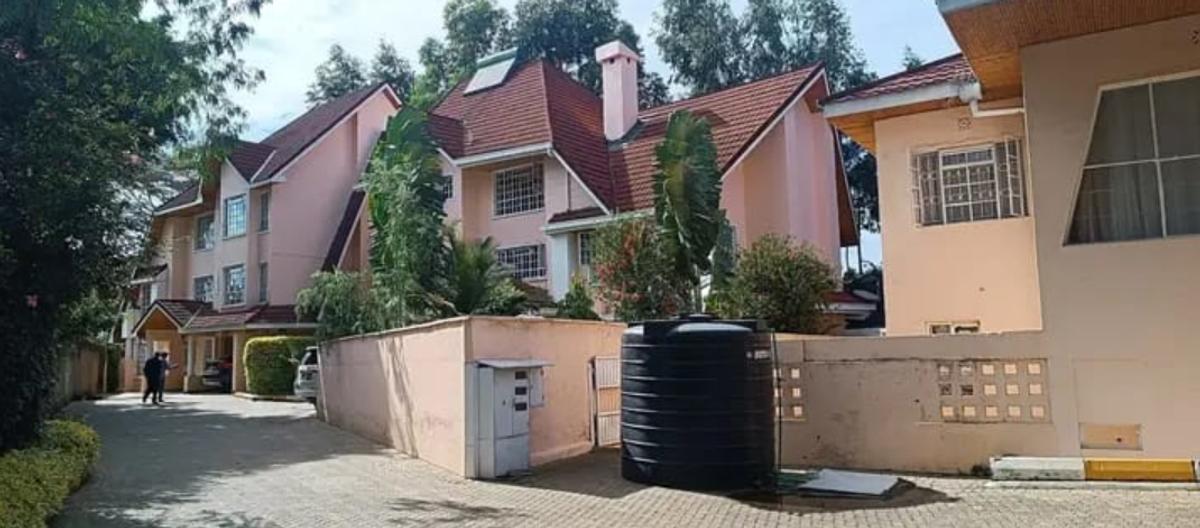 5 Bed Townhouse with En Suite at Near Lavington Mall - 5