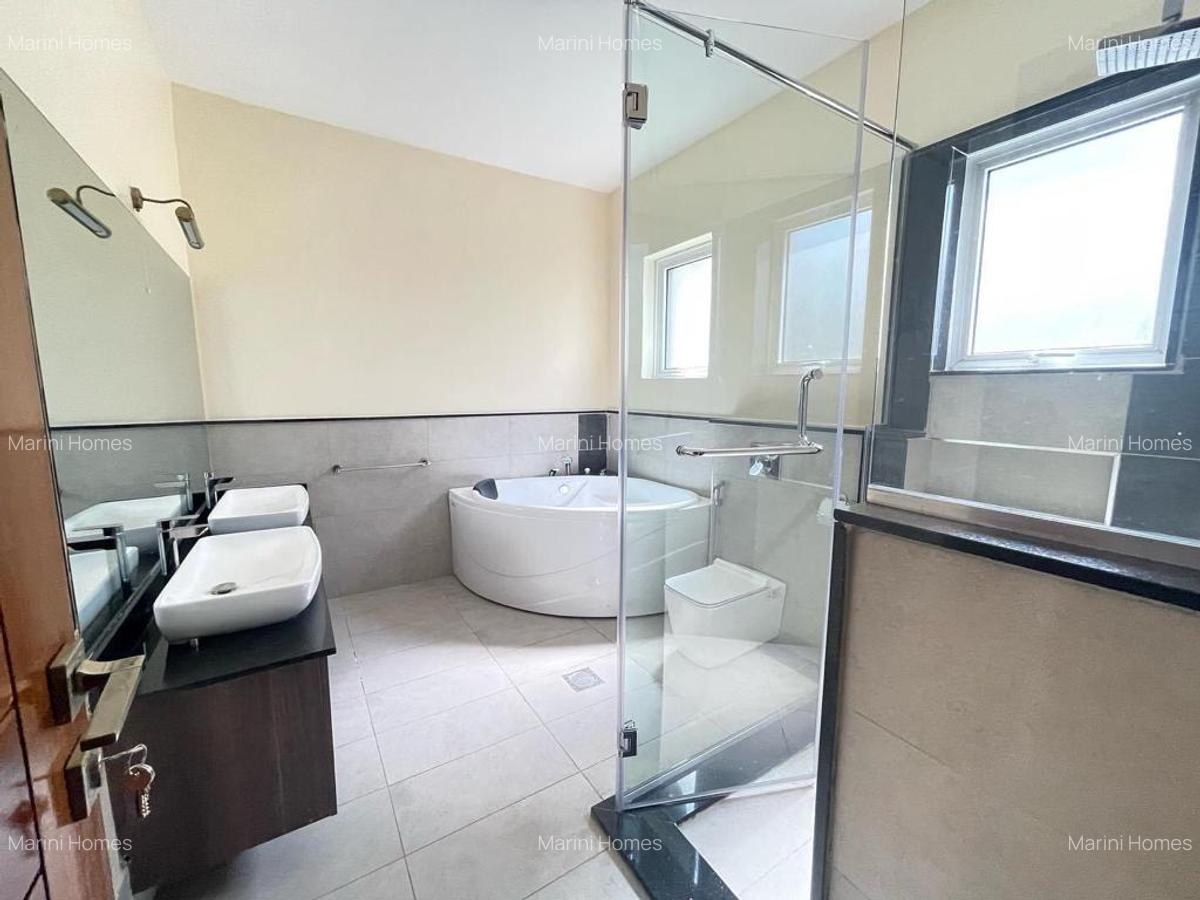 5 Bed Townhouse with En Suite in Lavington - 10