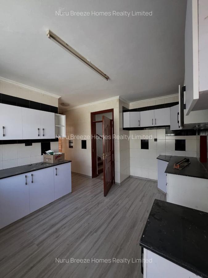 4 Bed Townhouse with En Suite in Lavington - 3