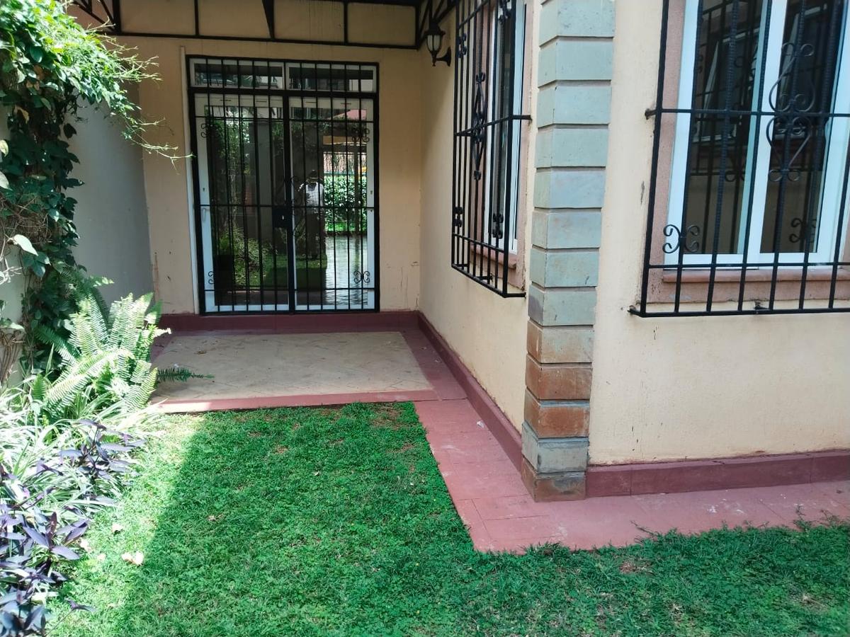 4 Bed House with En Suite in Kyuna - 3