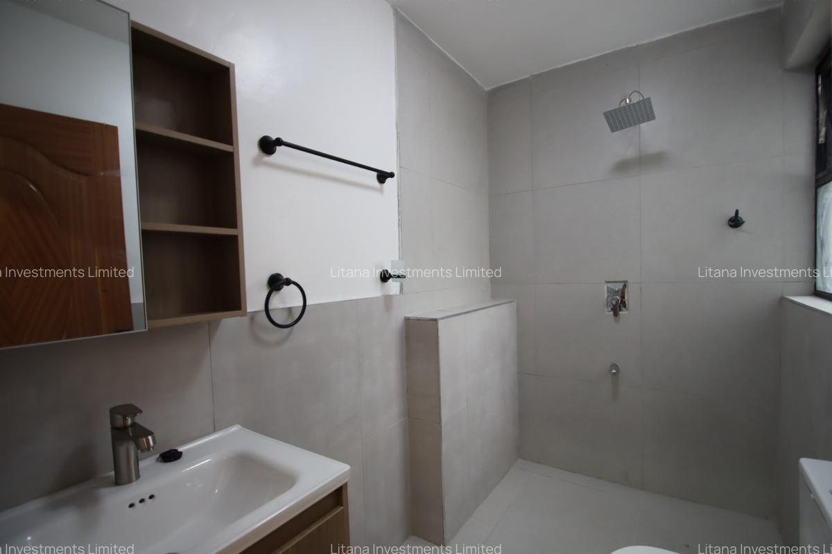 4 Bed Villa with En Suite at Kamakis Corner - 10