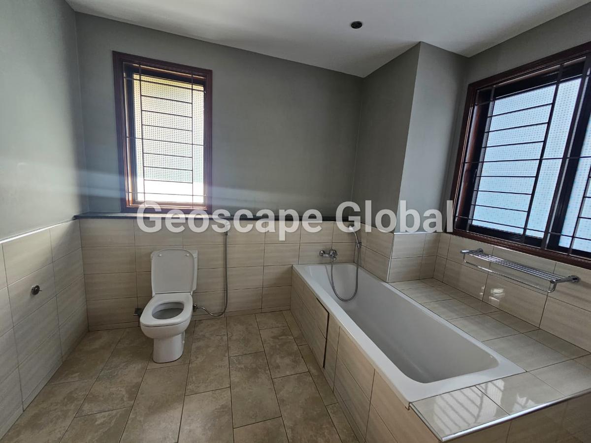 5 Bed House with En Suite in Runda - 5