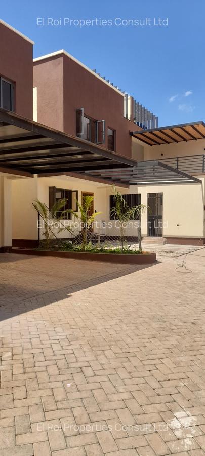 4 Bed Villa with En Suite at 500 Metres - 13