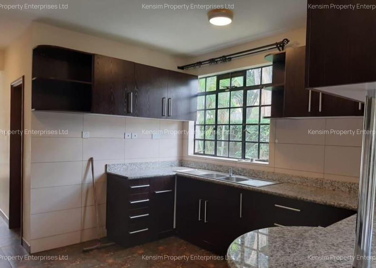 4 Bed Townhouse with En Suite in Lavington - 13