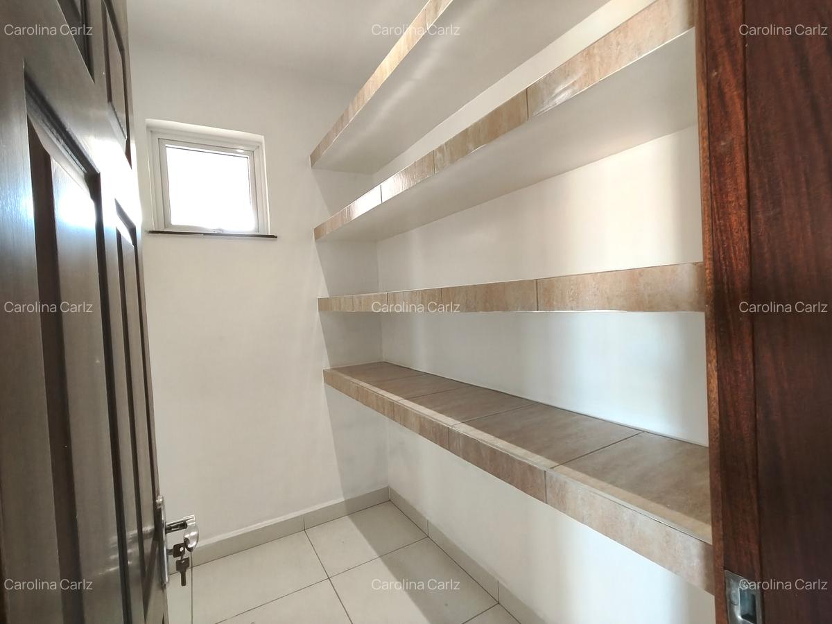 4 Bed Apartment with En Suite at Brookside Drive - 15