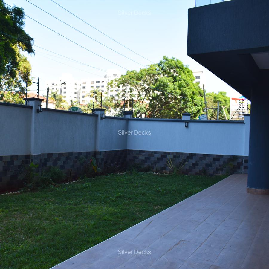 8 Bed Apartment with En Suite in Spring Valley - 4