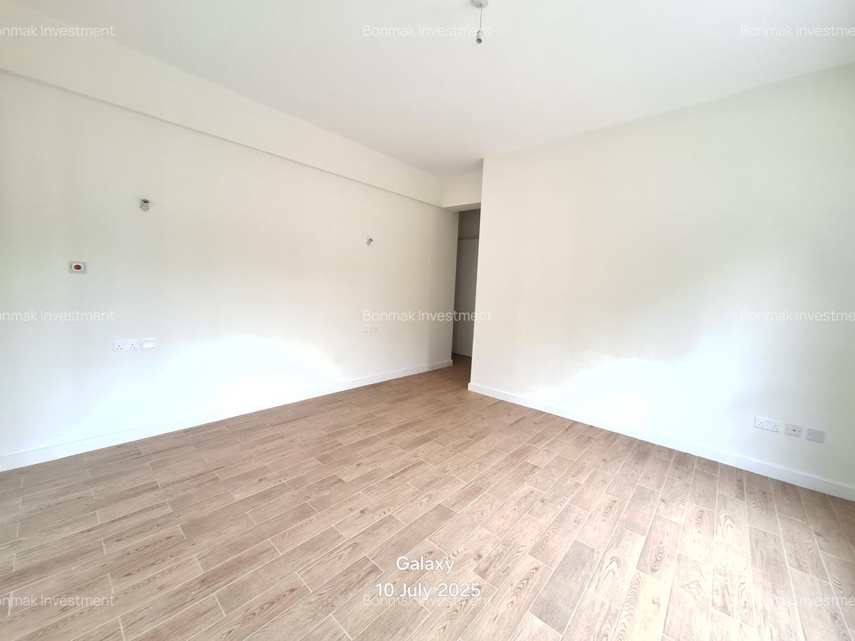 3 Bed Apartment with En Suite at Valley Arcade - 10