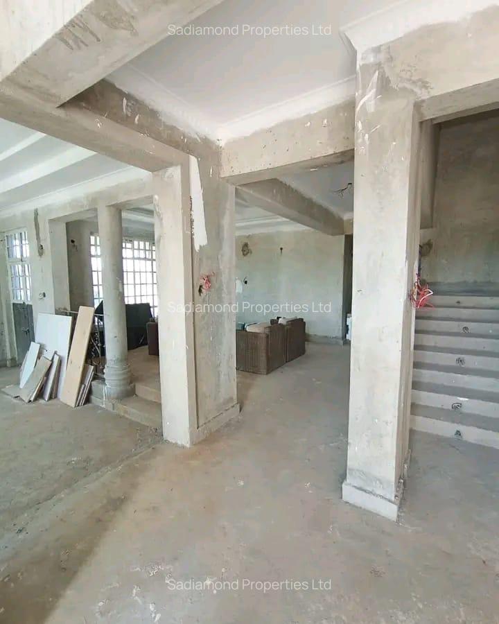 2 Bed Apartment with En Suite in Brookside - 3