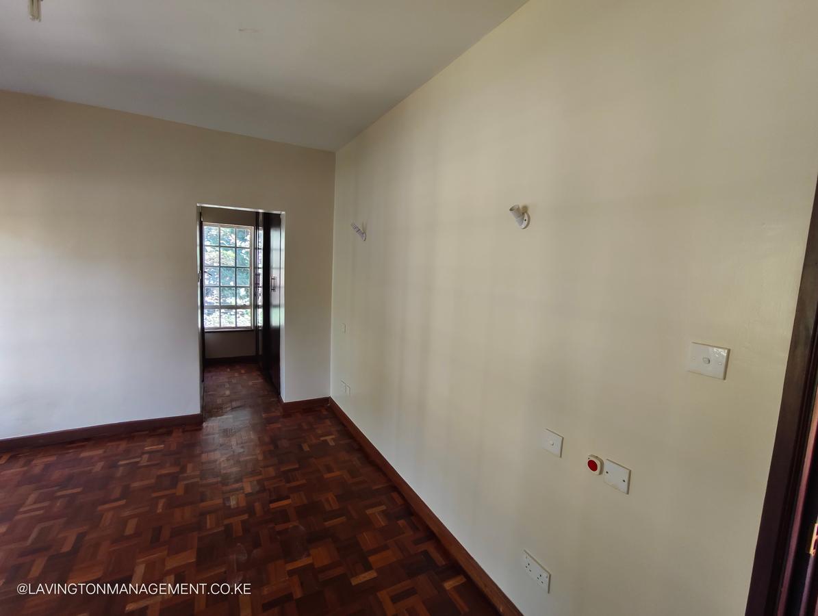 5 Bed Townhouse with En Suite at Lavington Green - 13