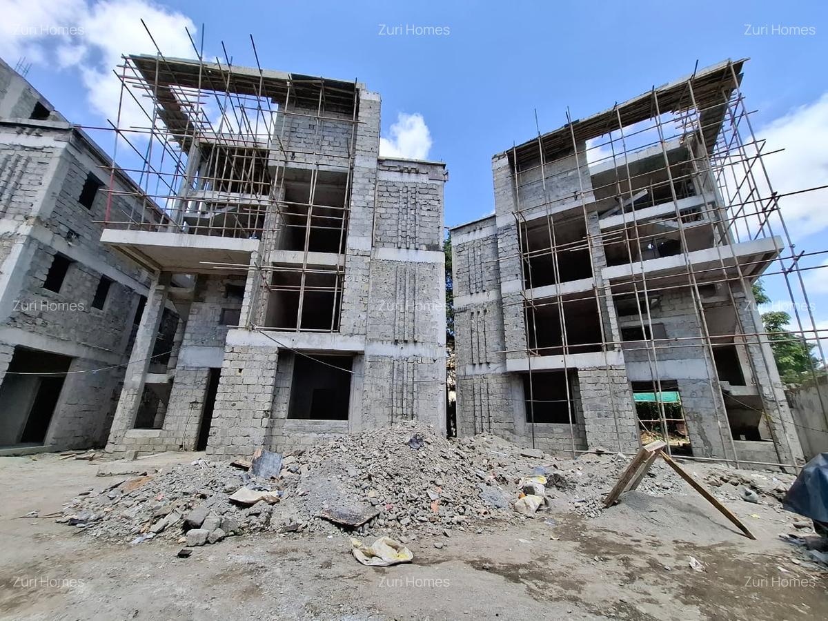 5 Bed Townhouse with En Suite in Lavington - 4