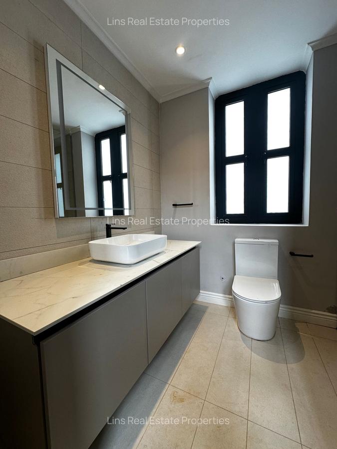4 Bed Townhouse with En Suite in Runda - 11