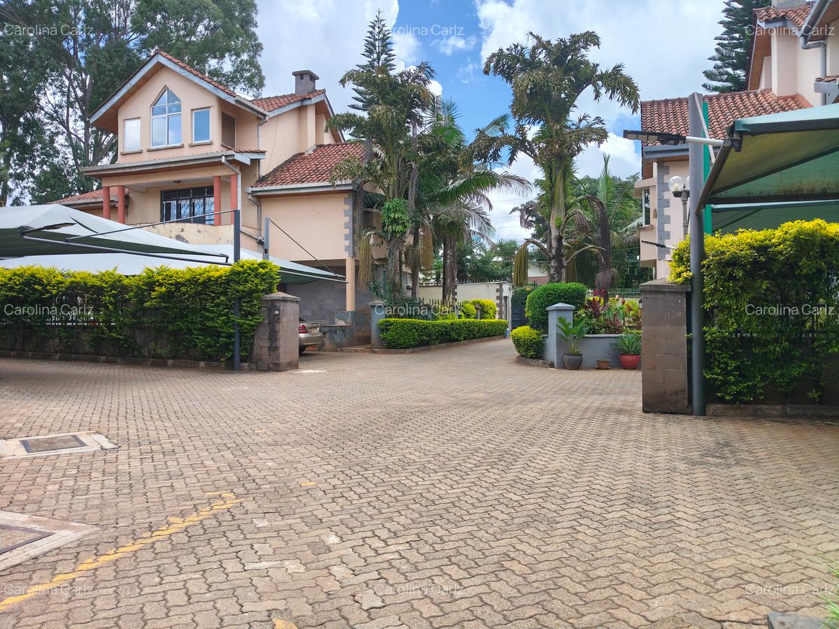 5 Bed Townhouse with En Suite at Spring Valley - 4