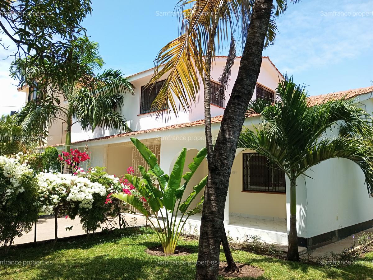 4 Bed Villa with Staff Quarters at Links Road - 7