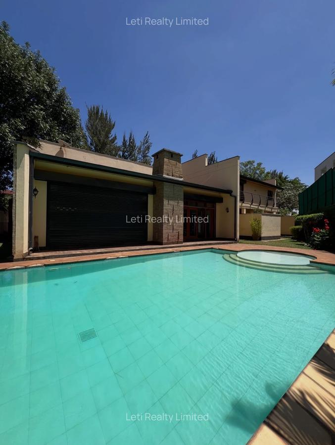 4 Bed House with En Suite in Runda - 1