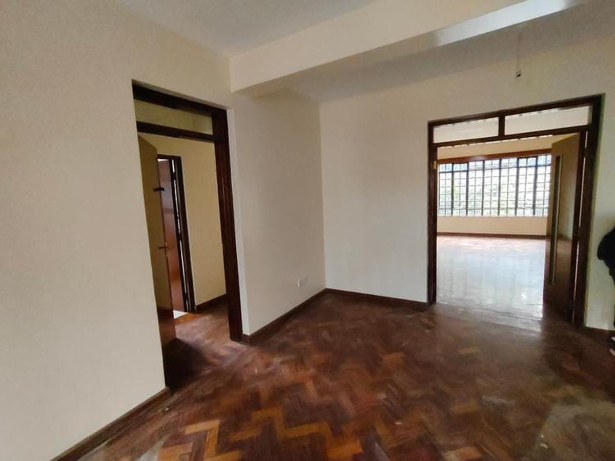 4 Bed Townhouse with En Suite at Lavington - 15