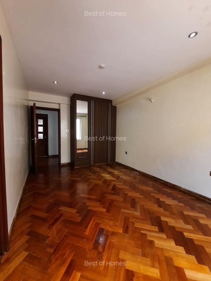 5 Bed Townhouse with En Suite in Lavington - 6