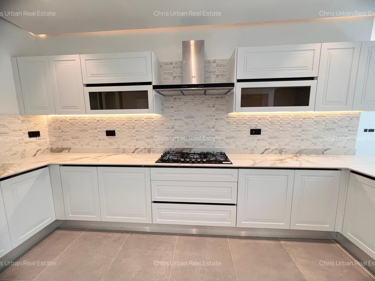 5 Bed Townhouse with En Suite at Lavington Mall - 7